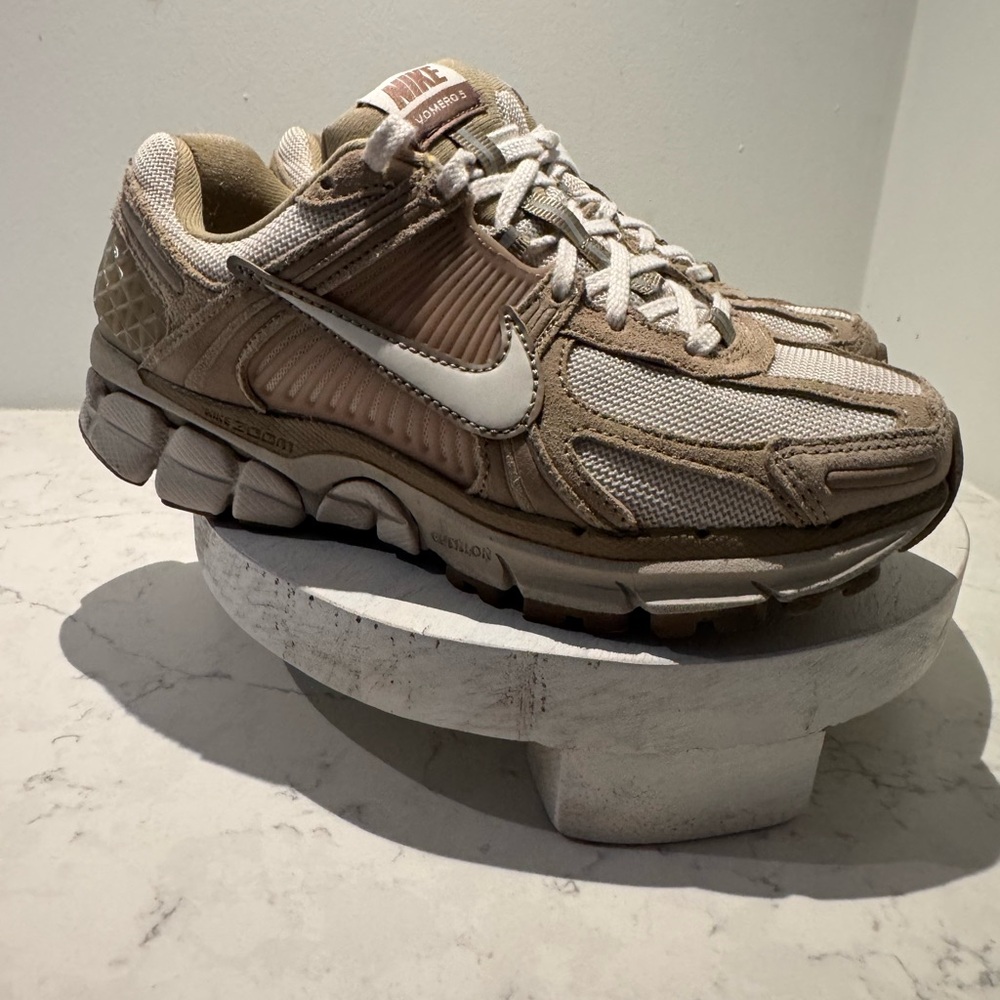 Nike Air Zoom Vomero 5 - Khaki Sesame - kids - size 4 - Picture 10 of 15